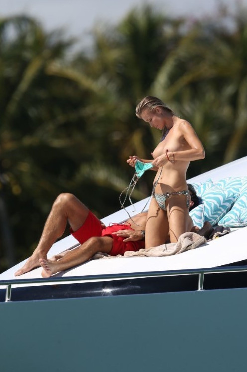 Joanna Krupa  nude photo