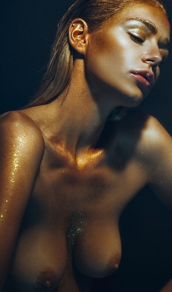 Kate Compton  nude photo