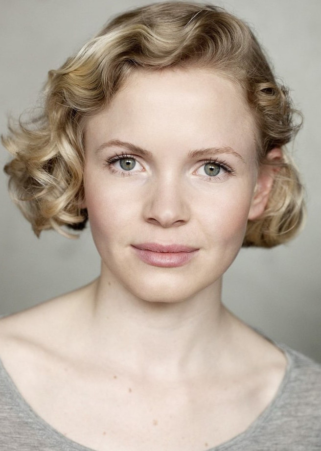 Kate Phillips  nude photo