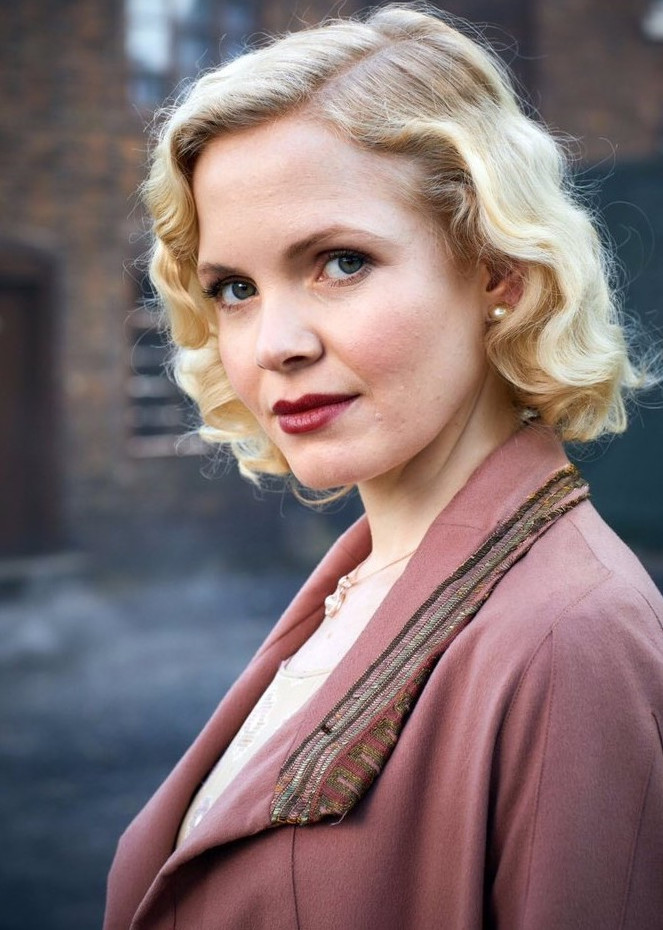 Kate Phillips  nude photo