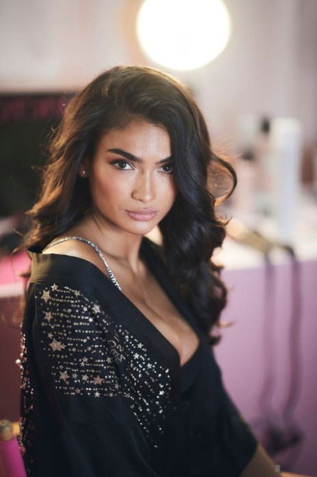 Kelly Gale  nude photo