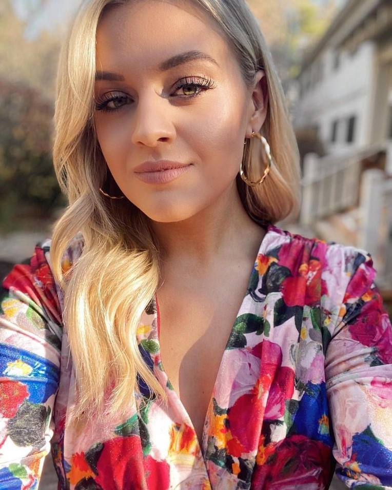 Kelsea Ballerini  nude photo