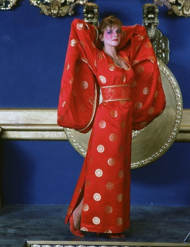 Kim Cattrall  nude photo