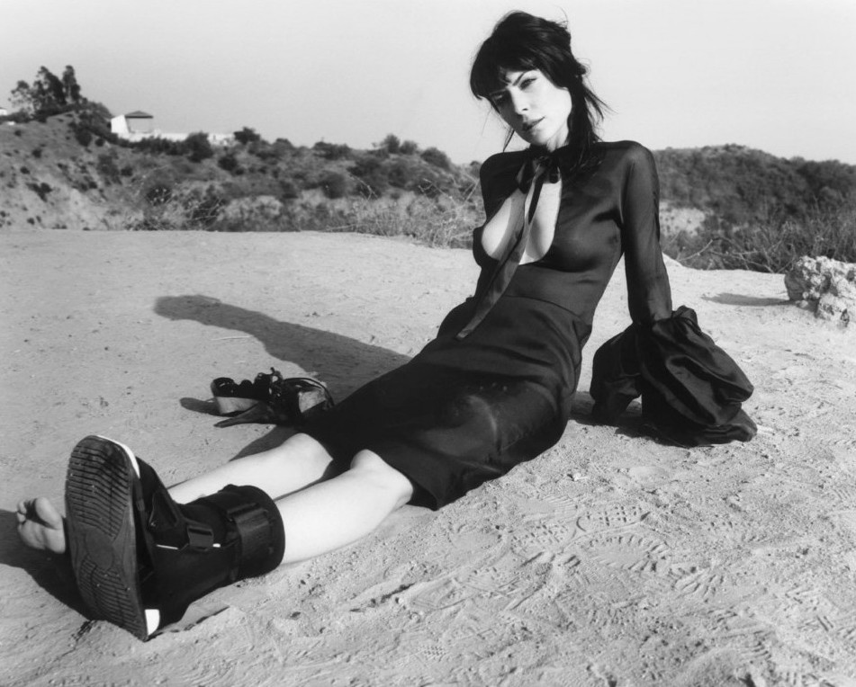 Lara Flynn Boyle  nude photo