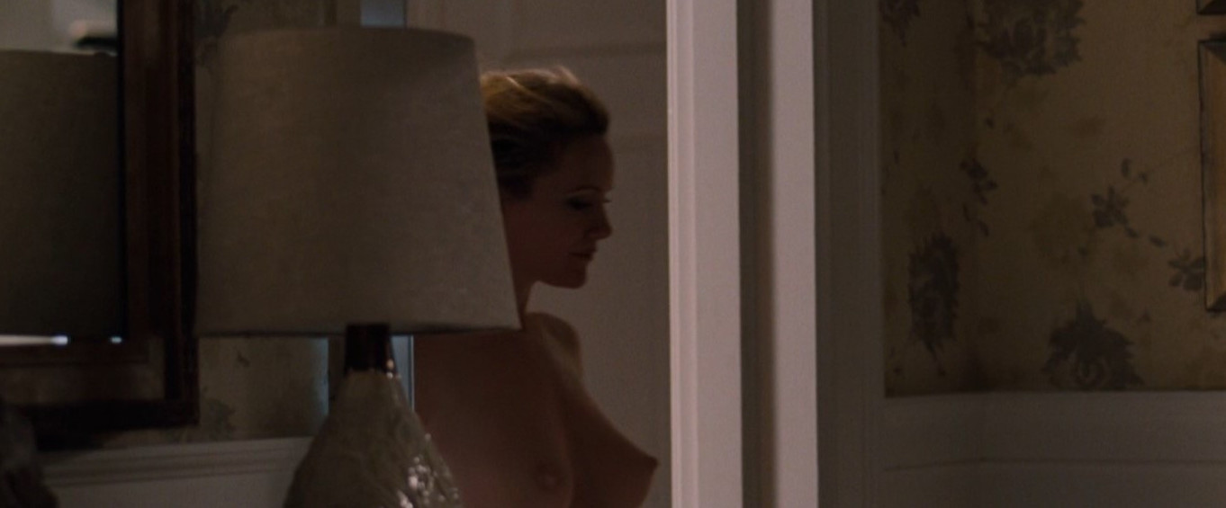 Leslie Mann  nude photo