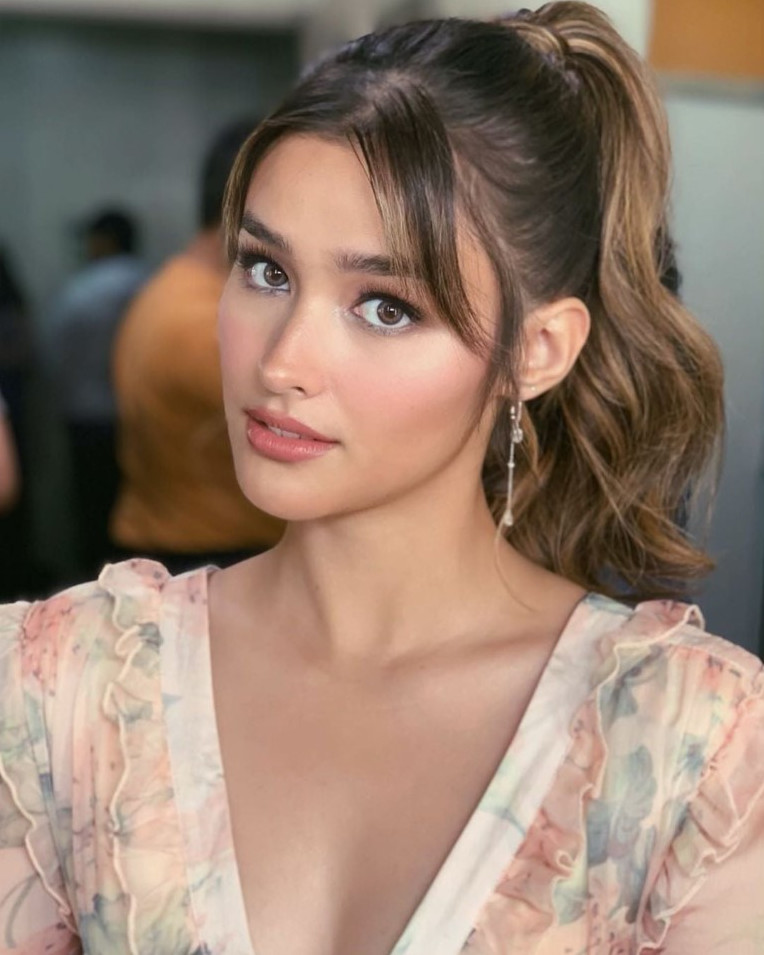 Liza Soberano  nude photo