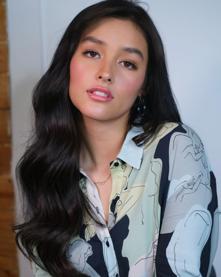 Liza Soberano  nude photo
