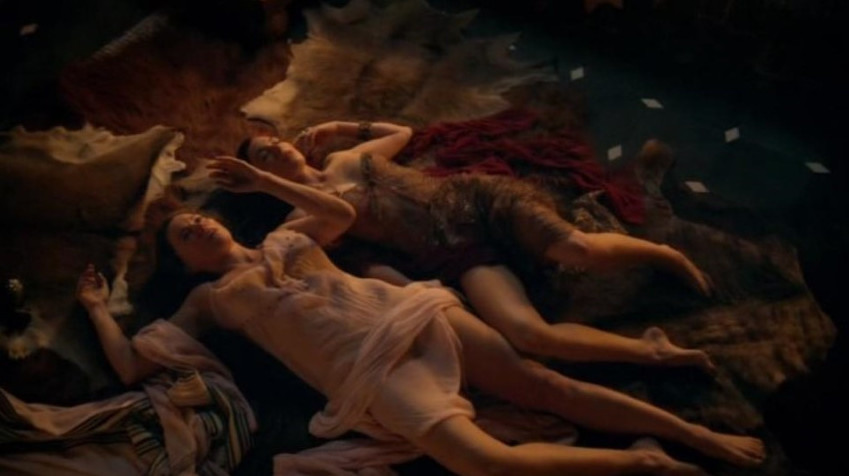 Lucy Lawless Spartacus Sex Scene Lesbian  nude photo