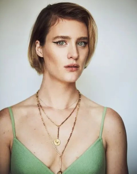Mackenzie Davis  nude photo