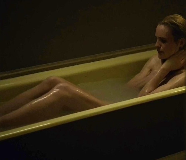 Mackenzie Davis  nude photo