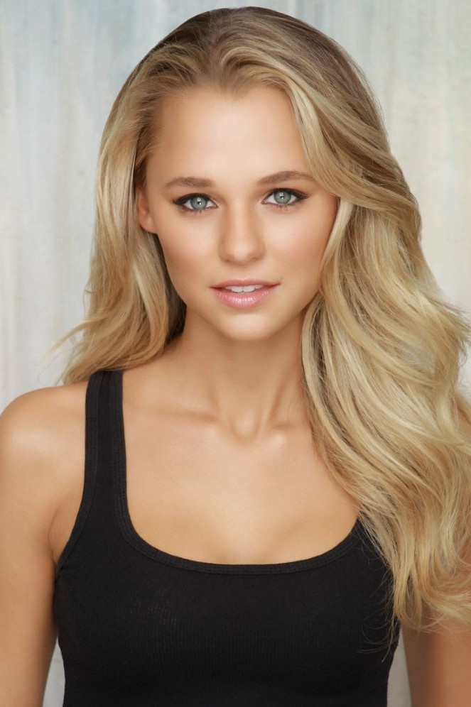 Madison Iseman Pretty Actress  nude photo