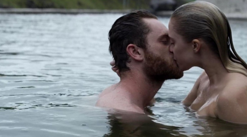 Maika Monroe Hot Kissing Scene In Water  nude photo