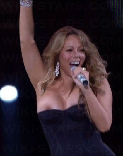 Mariah Carey Nipple Slip Live Oops  nude photo