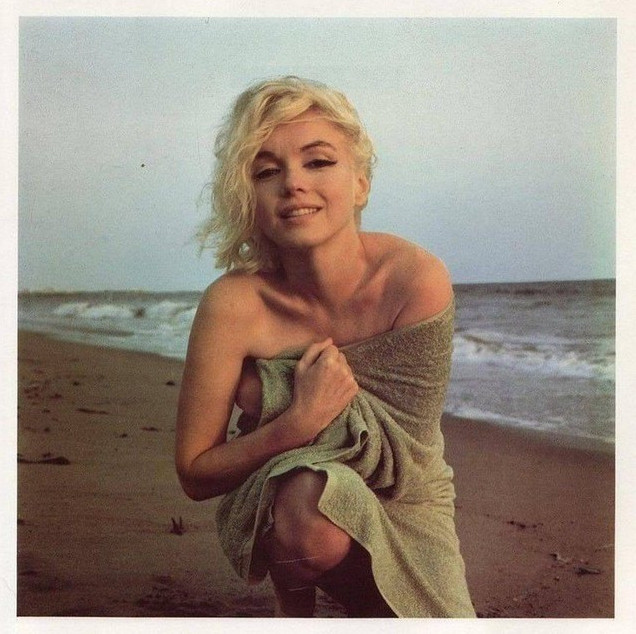 Marilyn Monroe Beach  nude photo