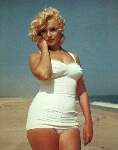 Marilyn Monroe Curves  nude photo