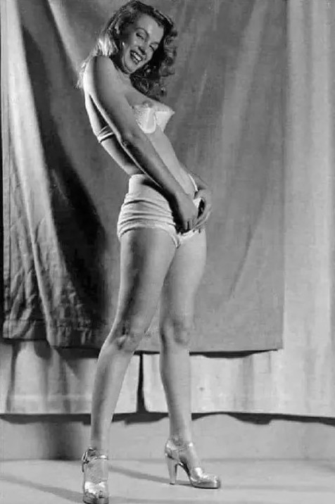 Marilyn Monroe The Early Years Late 1940s  nude photo