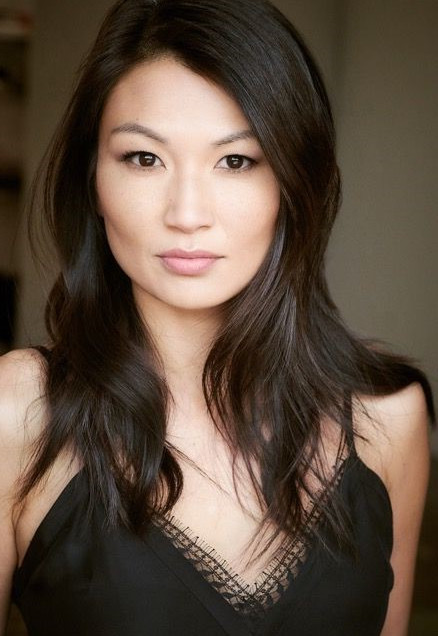 Michelle Krusiec  nude photo