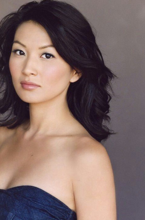 Michelle Krusiec  nude photo