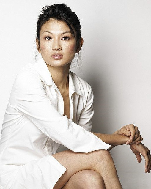 Michelle Krusiec  nude photo