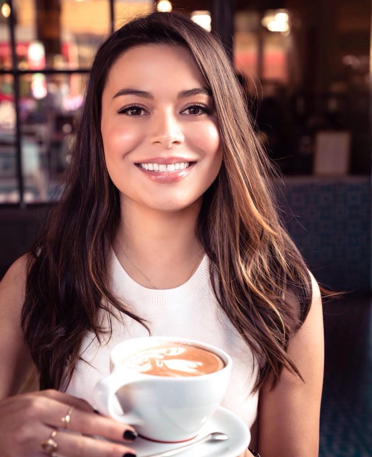 Miranda Cosgrove Beauty Actress  nude photo