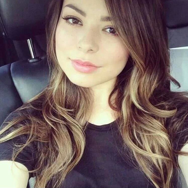 Miranda Cosgrove Gorgeous Celebrity  nude photo