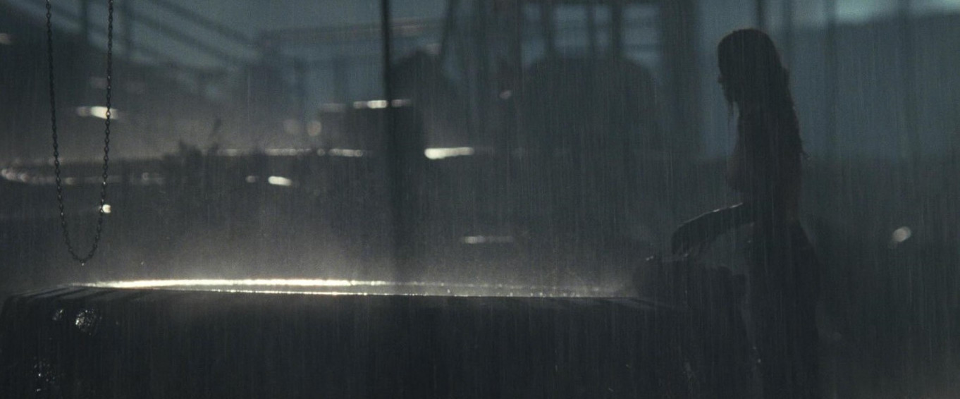 Moon Bloodgood  nude photo