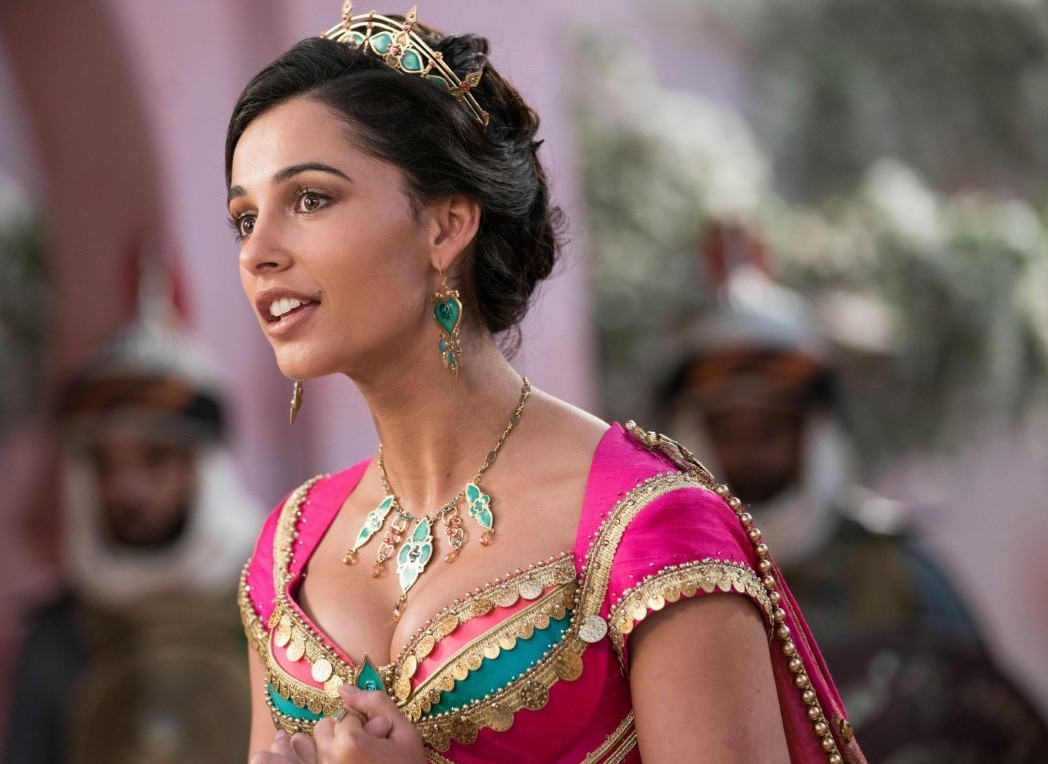 Naomi Scott  nude photo