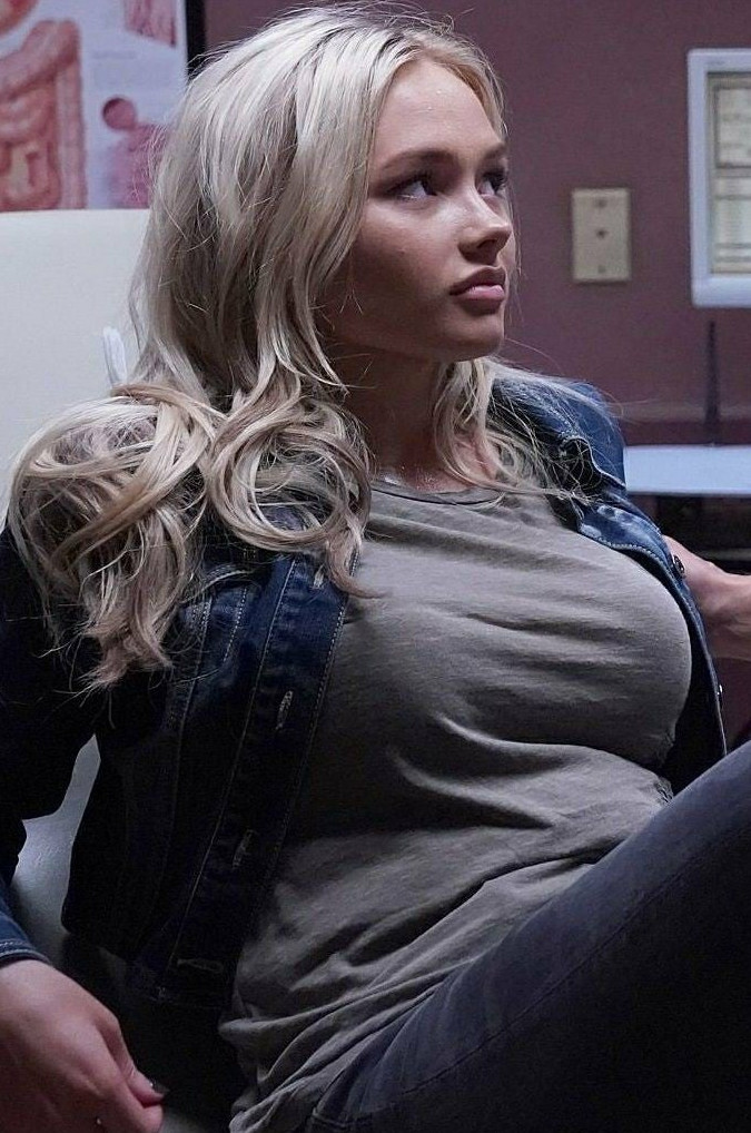 Natalie Alyn Lind  nude photo