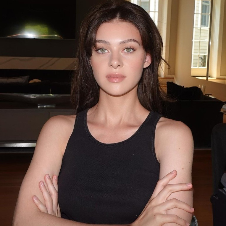 Nicola Peltz  nude photo