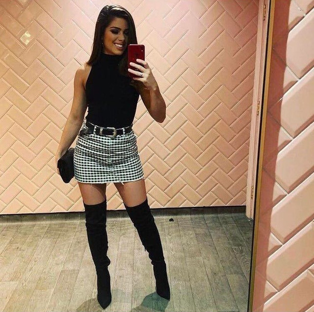 Nikki Sanderson  nude photo