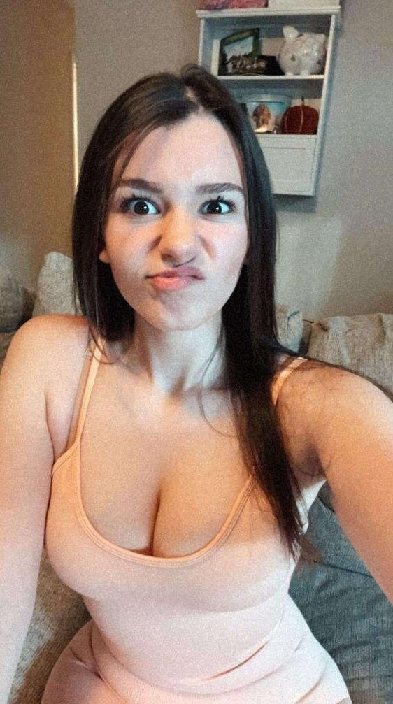 Nikki Woods  nude photo