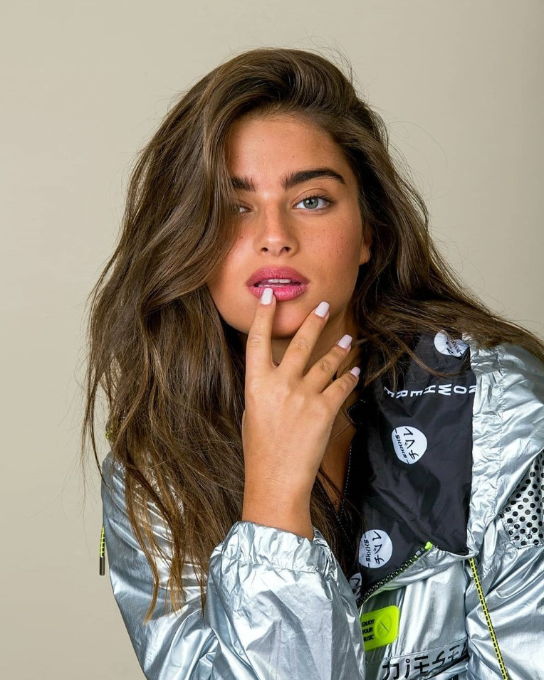 Noa Kirel  nude photo