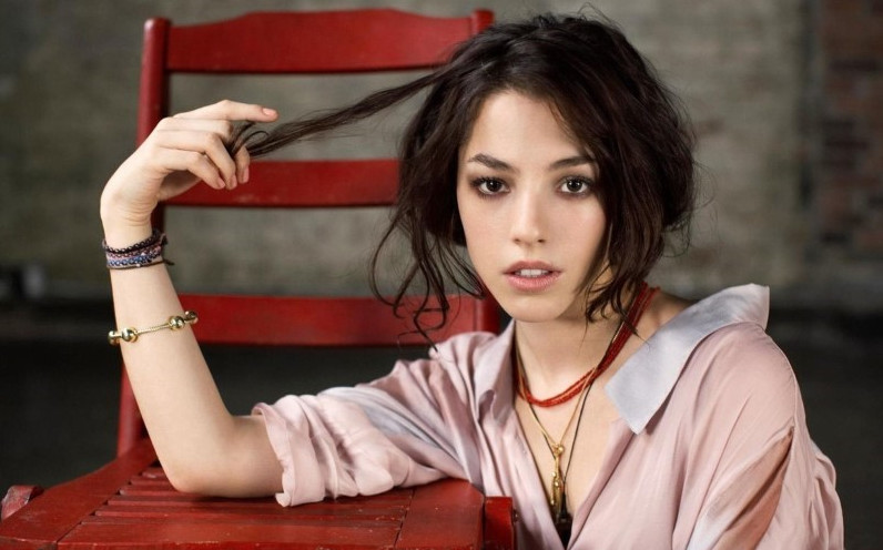 Olivia Thirlby  nude photo