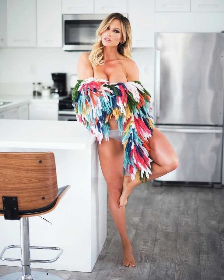 Paige Hathaway  nude photo