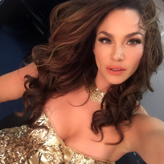 Patricia De Leon Cleavage  nude photo