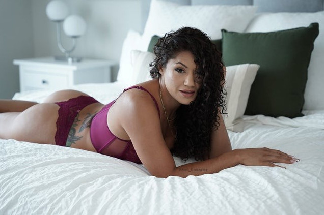 Pearl Gonzalez  nude photo