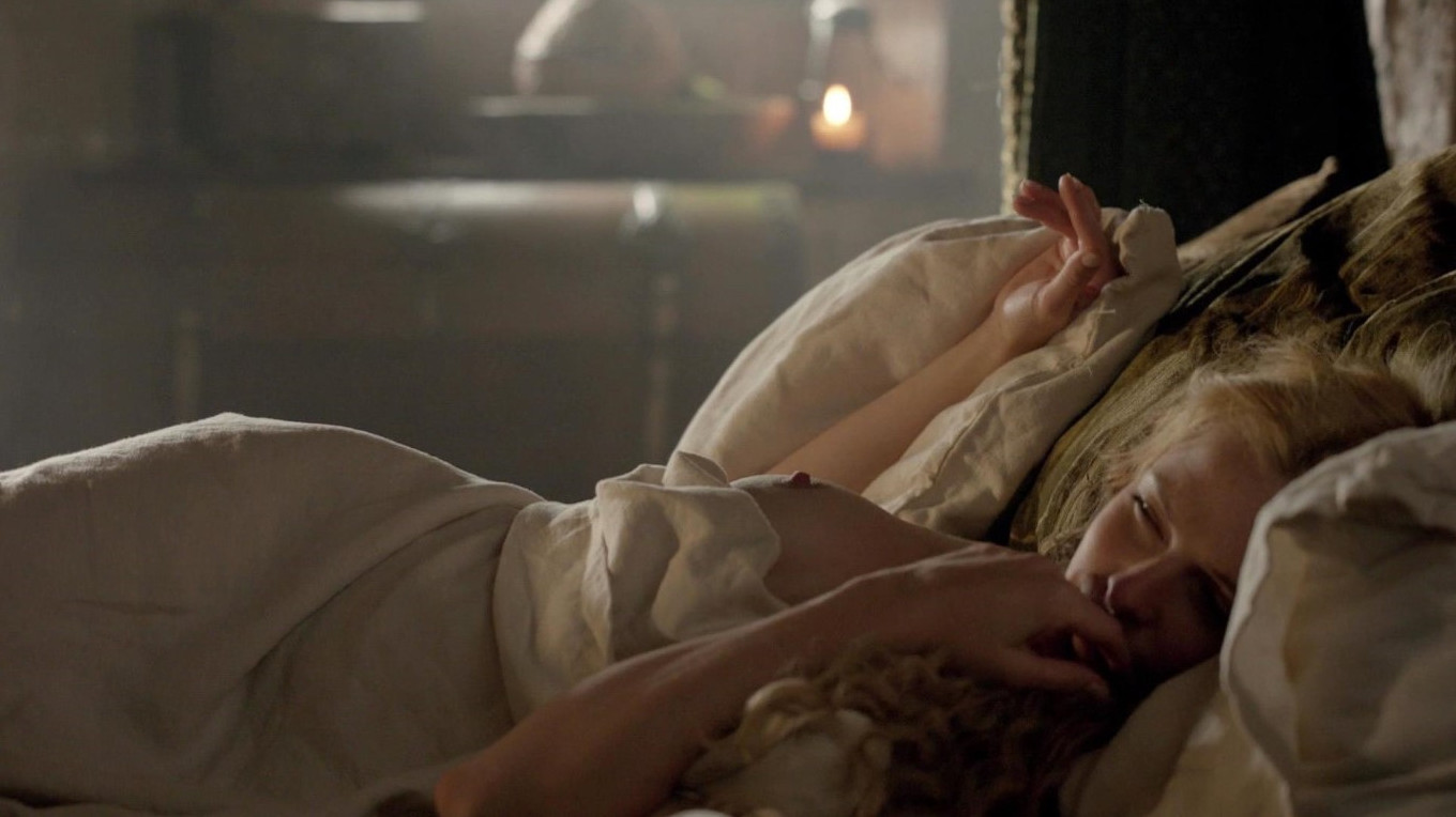 Rebecca Ferguson Naked Scene In Bed  nude photo