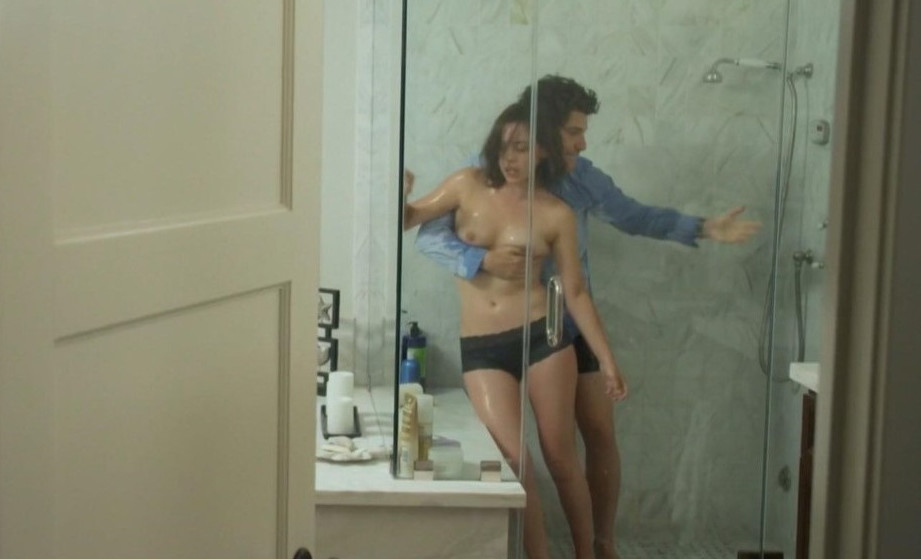 Rosa Salazar Topless Sexy Scene  nude photo