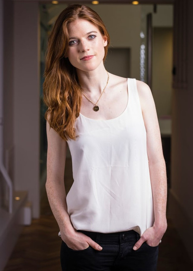 Rose Leslie  nude photo