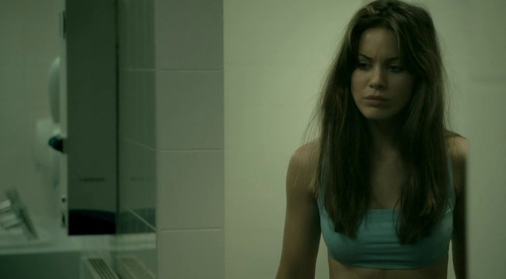 Roxanne McKee  nude photo