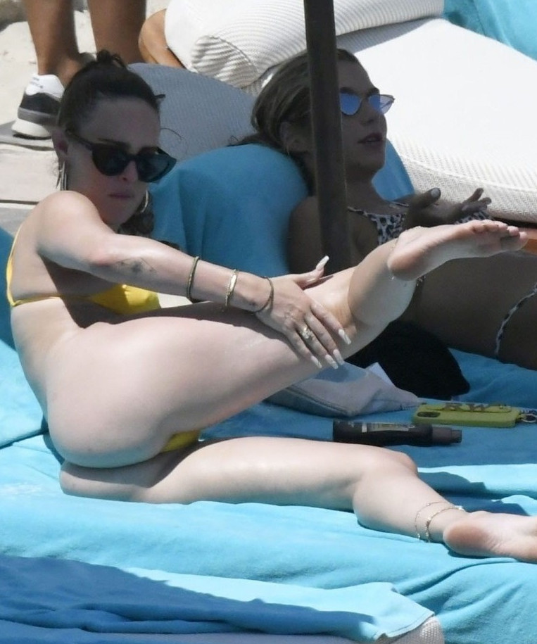 Rumer Willis Bare Butt At A Beach In Mykonos Jul  nude photo