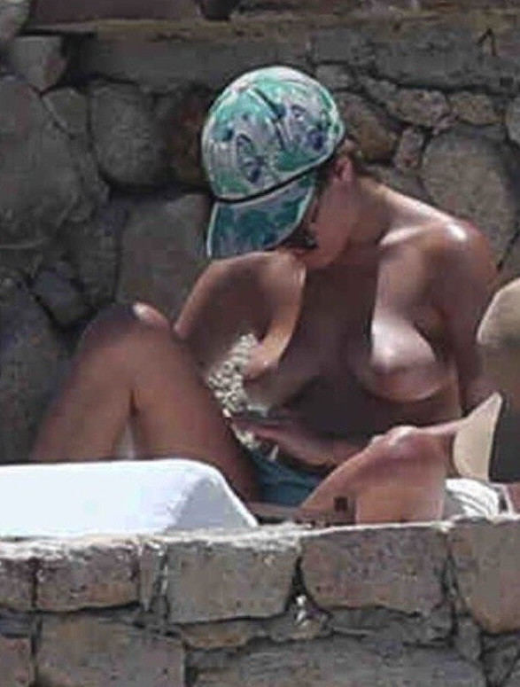 Rumer Willis Nude Tits Leaked  nude photo