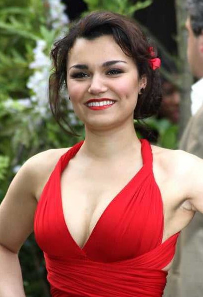 Samantha Barks big tits cleavage  nude photo