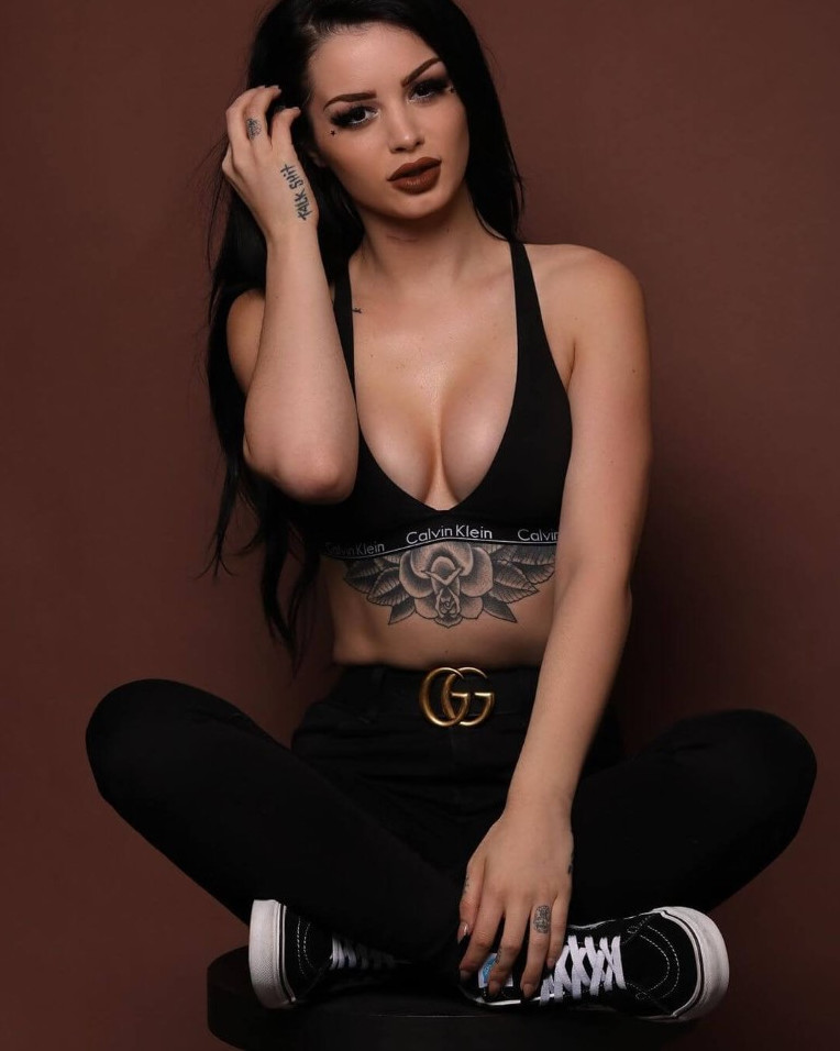 Saraya Jade Bevis  nude photo