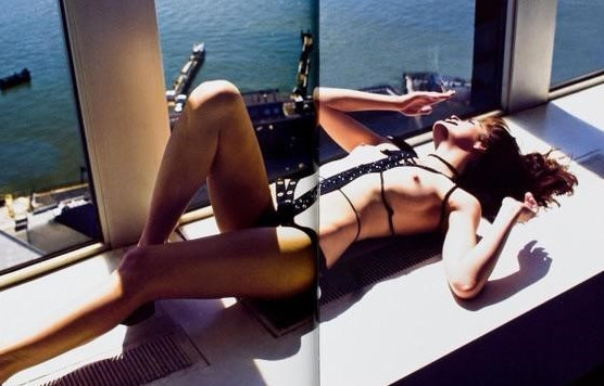Selma Blair Posing Braless  nude photo