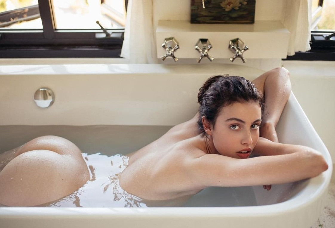 Sera Mann  nude photo