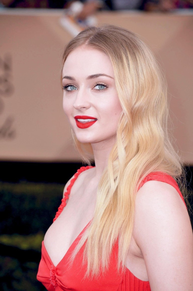 Sophie Turner  nude photo