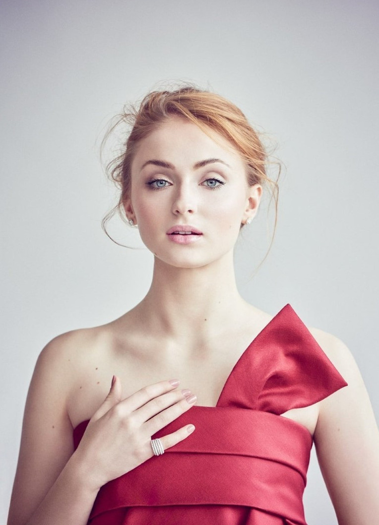 Sophie Turner  nude photo