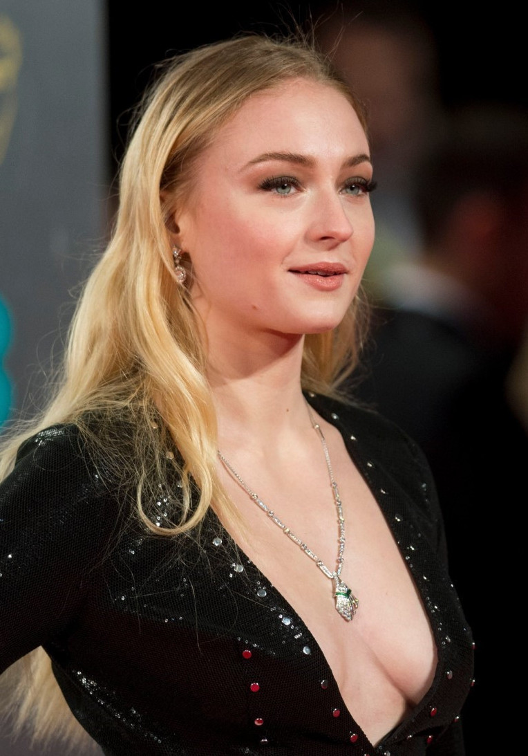 Sophie Turner  nude photo