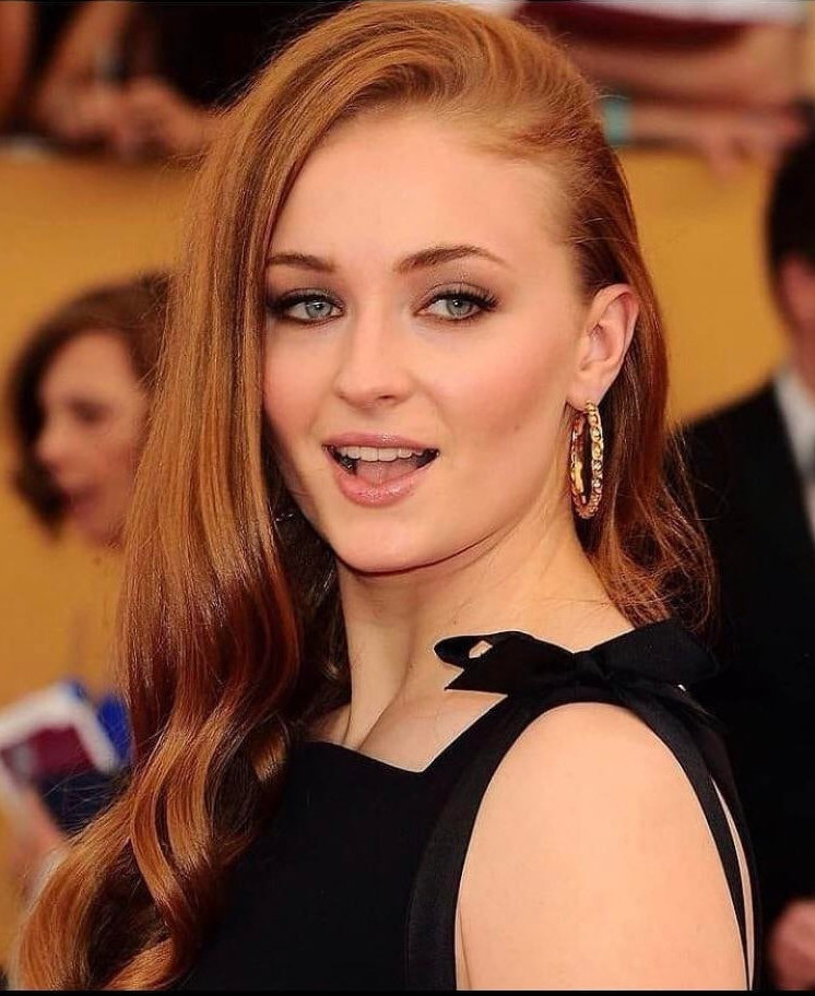 Sophie Turner  nude photo